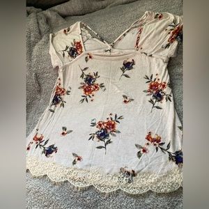 Rewind brand, size small, pretty floral soft blouse